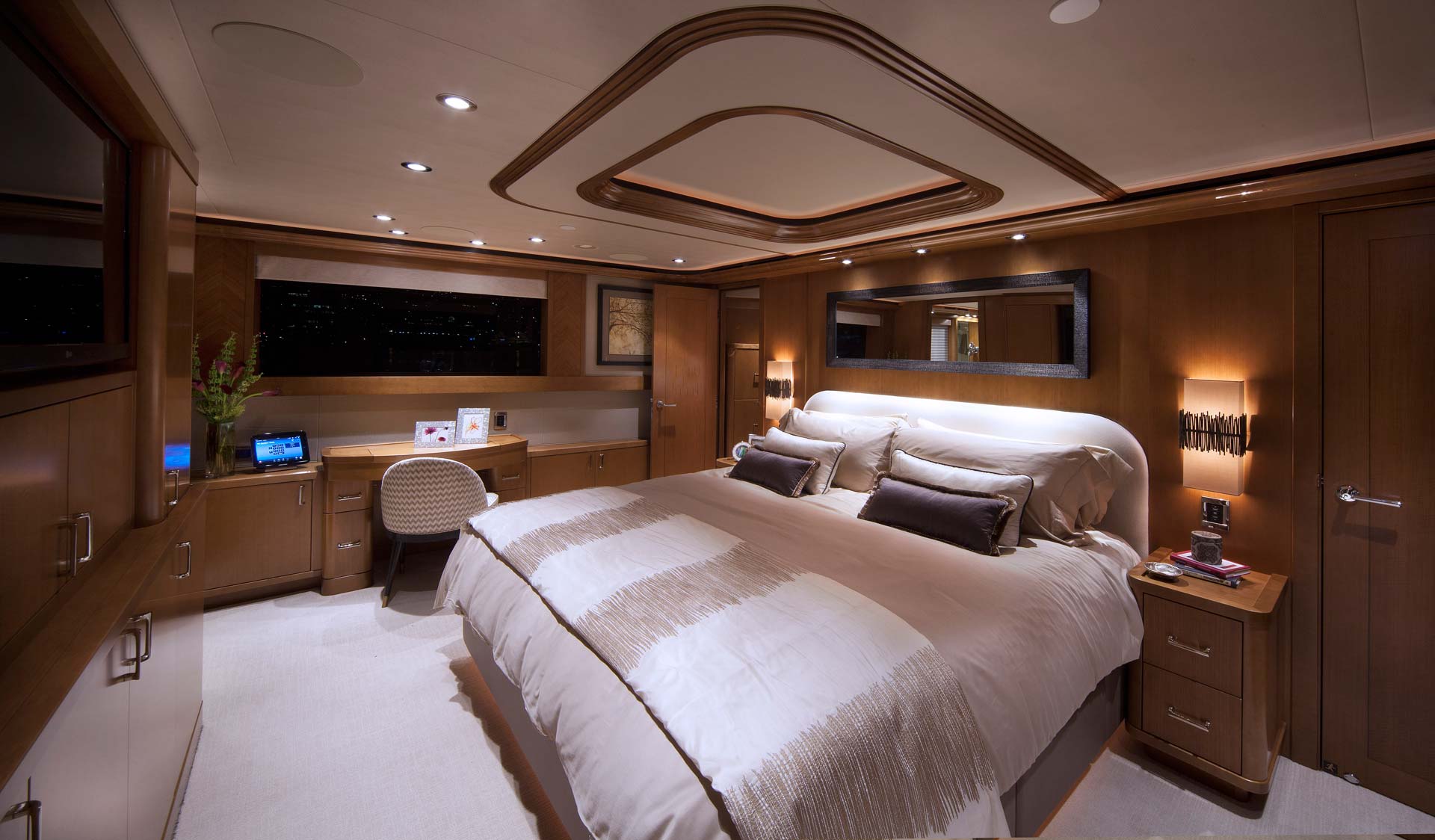2 stateroom yacht